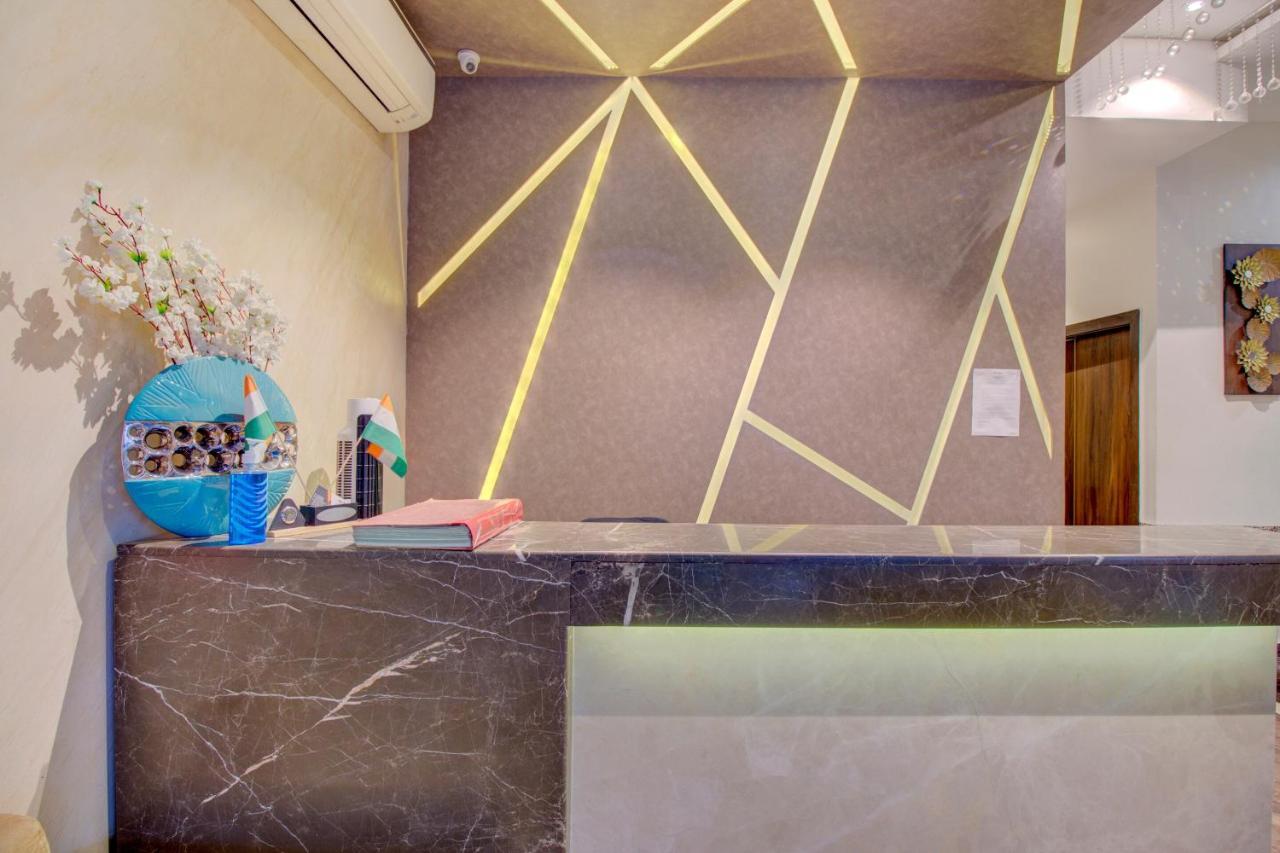Oyo 76180 Hotel Meriton ムンバイ エクステリア 写真