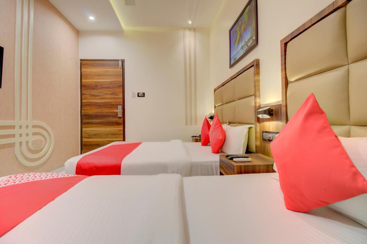 Oyo 76180 Hotel Meriton ムンバイ エクステリア 写真
